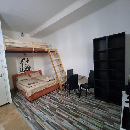 7Dab Apartment Bezeredj Contactless Self -Check-In Budapesta Exterior foto